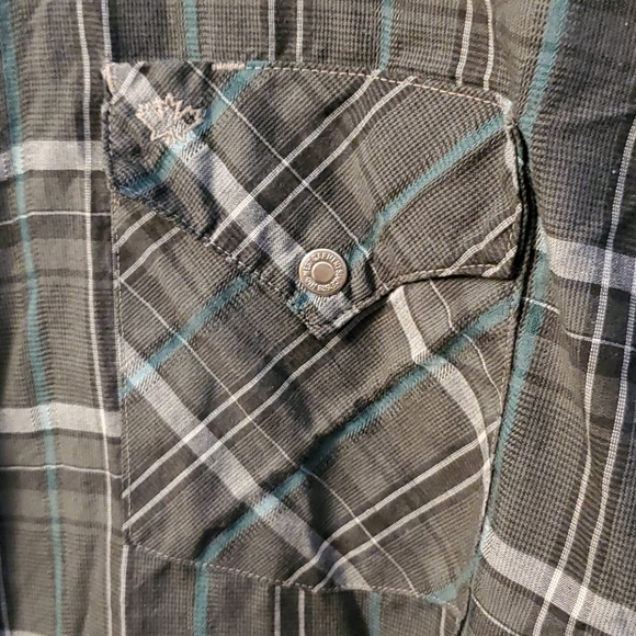 Vintage Snap-up Plaid - Picture 3 of 3